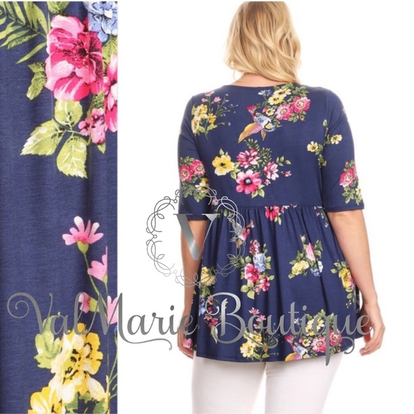 PLUS size floral navy top - Picture 3 of 3